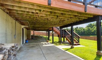 638 Oak Springs Trail Dr, Ballwin, MO 63021