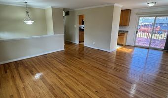 8001 HAMMOND St, Alexandria, VA 22309