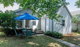 69 Delwood Rd, Warwick, RI 02889