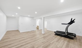 20384 MIDDLEBURY St, Ashburn, VA 20147