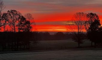 8275 Medlin Rd, Baxter, TN 38544