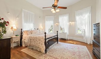 8916 Eastwood Dr, Abbeville, LA 70510