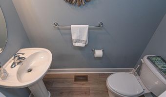 10900 HOLYSTONE Ln 301, Berlin, MD 21811