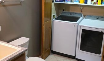 1401 Sanders Dr, Auburn, IN 46706
