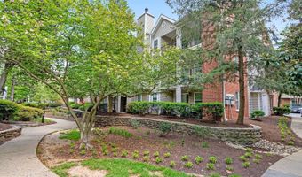 3308 WYNDHAM Cir 321, Alexandria, VA 22302