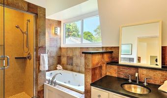 12 Howe St, Bristol, RI 02809