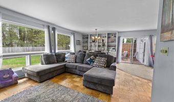 42 Sugarloaf Ln, Bangor, ME 04401