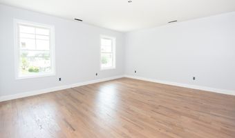 70 Northfield Dr, Bridgeport, CT 06606