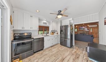 1052 Lakeside Dr E, Alloway, NJ 07422