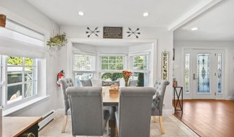28 W Park Ave, Belford, NJ 07718