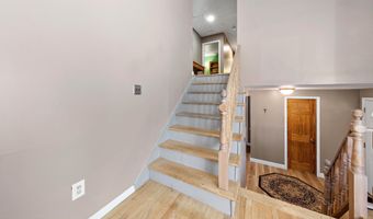 3 Renier Ct, Middletown, NJ 07748