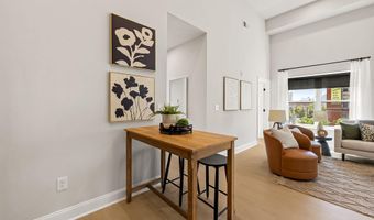 600 N HOWARD St 202, Baltimore, MD 21201