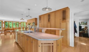 12 Howard Rd, Cumberland, RI 02864