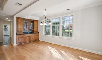 8802 NORTHERN SPRUCE Ln, Alexandria, VA 22309