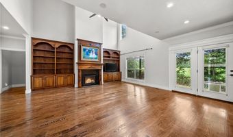 9915 E Plentywood Rd, Bentonville, AR 72712