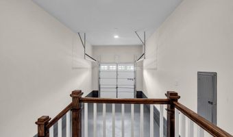 41 Avondale Ln, Aberdeen, NJ 07747