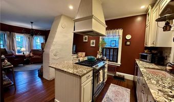 172 Bluff Ave, Cranston, RI 02905