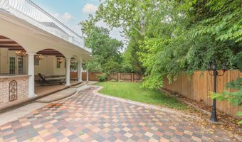 9715 SINGLETON Dr, Bethesda, MD 20817
