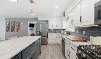 1004 Elm St, Auburn, IN 46706
