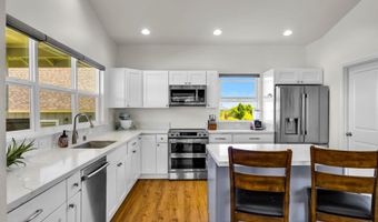 691 Auwaha St A, Haiku, HI 96708