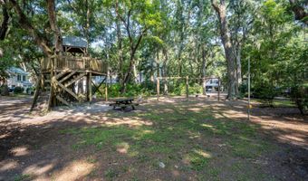 10 Hayek St, Beaufort, SC 29907