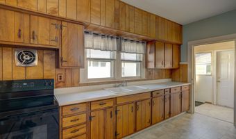 805 W 4th St, Bicknell, IN 47512