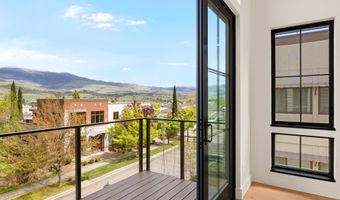 138 Clear Creek Dr, Ashland, OR 97520
