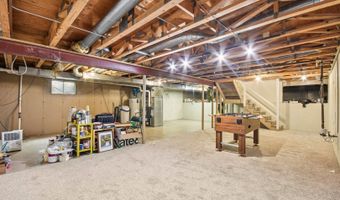 761 Mayfair Ln, Algonquin, IL 60102