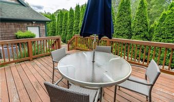 7 Gibson Ave, Narragansett, RI 02882