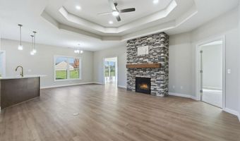 2002 Bogey Ct, Auburn, IN 46706