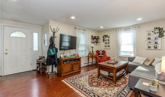 122 New Rd, East Providence, RI 02916