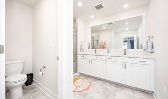 12452 SEA OAKS Ln 5, Berlin, MD 21811