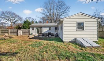 5 Robin Ln, Clinton, CT 06413