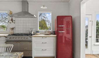 38 Union St, Belfast, ME 04915