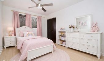 6 Daniels Dr, Danbury, CT 06811