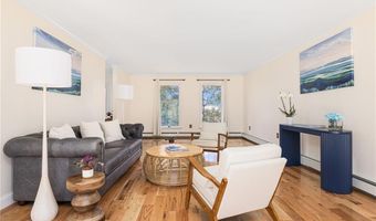 18 J H Dwyer Dr, Middletown, RI 02842