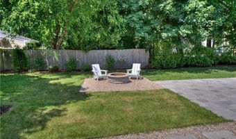 3 Tyler Point Rd, Barrington, RI 02806