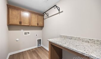 180 Moravian Ct, Advance, NC 27006