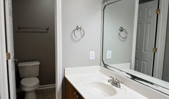 373 Still Water Cir, Boiling Springs, SC 29316