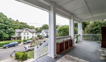 79 W Wooster St, Danbury, CT 06810