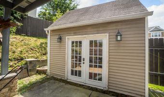 2429 S FRONT St, Allentown, PA 18103