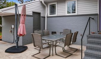 1302 Crest Dr, Aberdeen, NC 28315