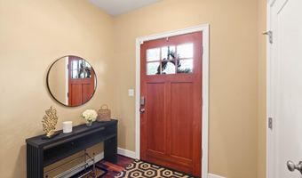 4226 40TH St N, Arlington, VA 22207