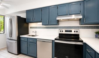 40 Huntington Ct 40, Bethel, CT 06801
