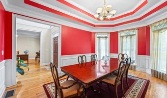 1050 Chestnut Glen Dr, Athens, GA 30606
