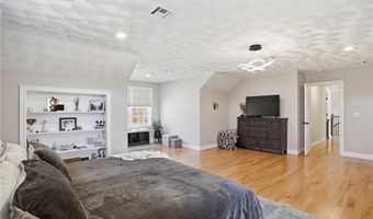 1268 Central Ave, Johnston, RI 02919