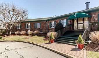 1011 Williamsburg Cir, Warwick, RI 02886