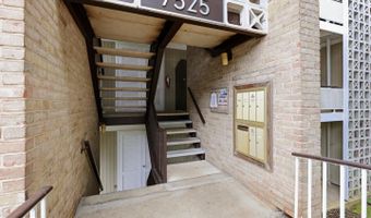 7525 SPRING LAKE Dr #C2, Bethesda, MD 20817