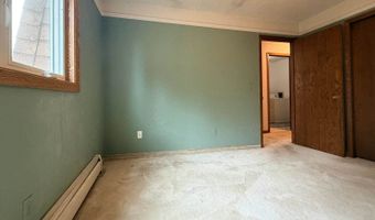 2023 Kavaney Dr N, Bismarck, ND 58501