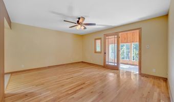 721 Brentwood Ct, Algonquin, IL 60102